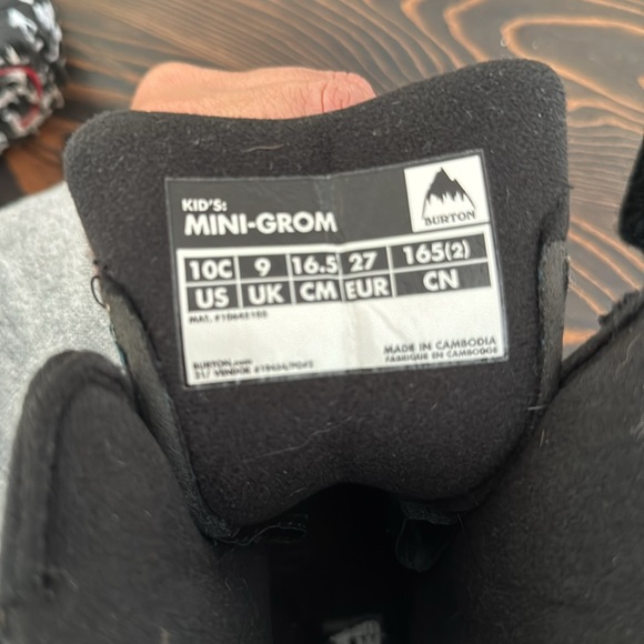 Burton snowboard boot- Mini Grom- size 10c - Picture 5 of 5